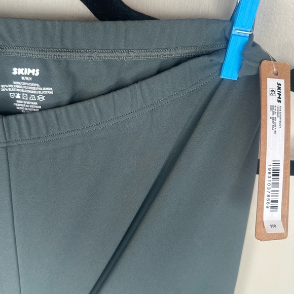 SKIMS Charcoal Zip-Up Set. 1/2 Zip Top & Pants NWT - Picture 4 of 6